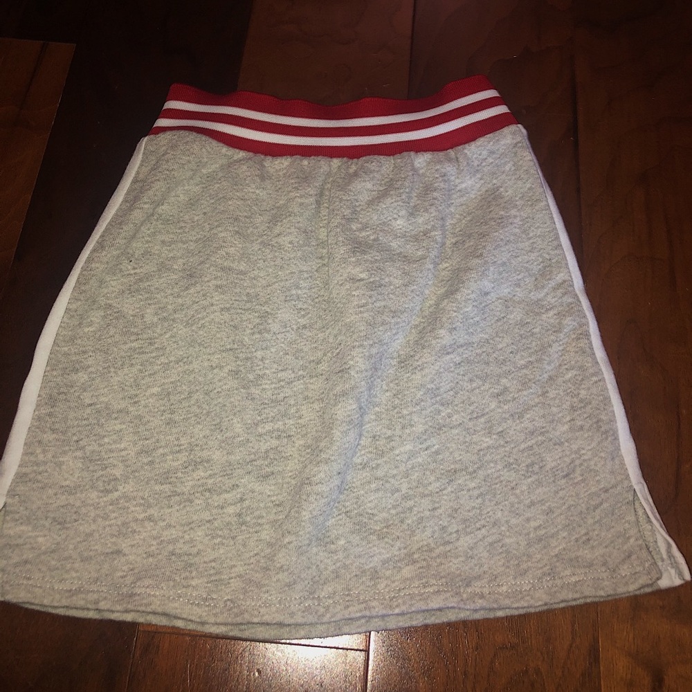 Girls comfy skirt.